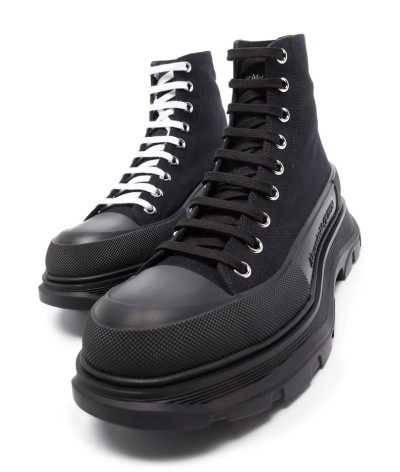 Alexander McQueen Tread Slick: Caratteristiche, Design e Stile delle Sneakers Iconiche | DripHouse