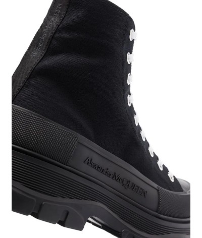 Alexander McQueen Tread Slick: Caratteristiche, Design e Stile delle Sneakers Iconiche | DripHouse