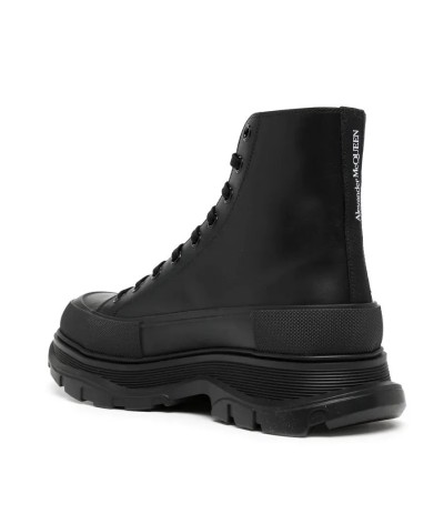 Alexander McQueen Tread Slick: Caratteristiche, Design e Stile delle Sneakers Iconiche | DripHouse