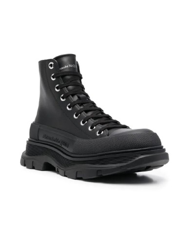Alexander McQueen Tread Slick: Caratteristiche, Design e Stile delle Sneakers Iconiche | DripHouse