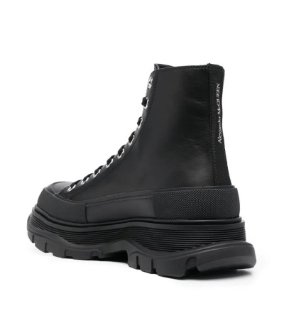 Alexander McQueen Tread Slick: Caratteristiche, Design e Stile delle Sneakers Iconiche | DripHouse