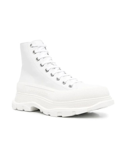 Alexander McQueen Tread Slick: Caratteristiche, Design e Stile delle Sneakers Iconiche | DripHouse