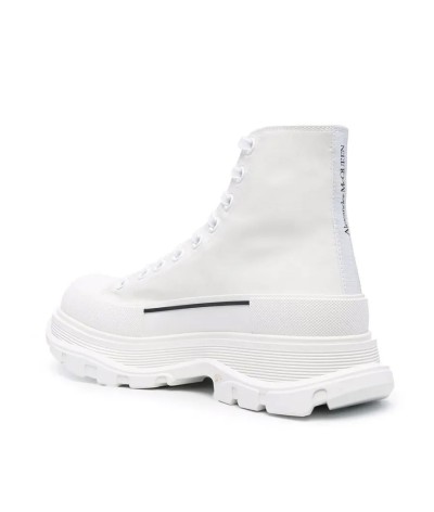 Alexander McQueen Tread Slick: Caratteristiche, Design e Stile delle Sneakers Iconiche | DripHouse