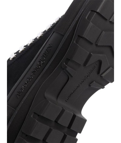 Alexander McQueen Tread Slick: Caratteristiche, Design e Stile delle Sneakers Iconiche | DripHouse