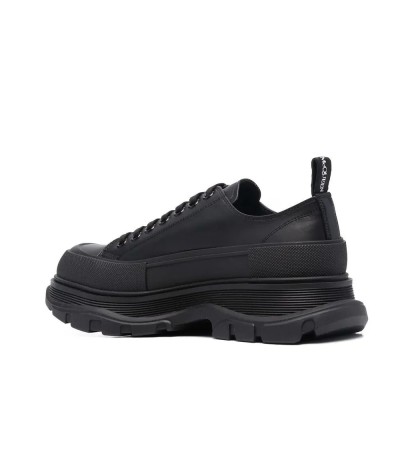 Alexander McQueen Tread Slick: Caratteristiche, Design e Stile delle Sneakers Iconiche | DripHouse