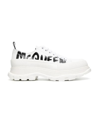 Alexander McQueen Tread Slick: Caratteristiche, Design e Stile delle Sneakers Iconiche | DripHouse