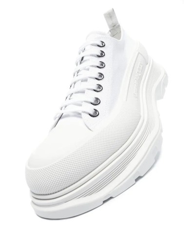 Alexander McQueen Tread Slick: Caratteristiche, Design e Stile delle Sneakers Iconiche | DripHouse
