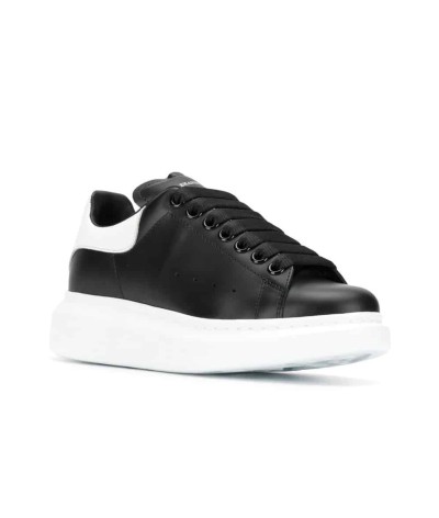 Sneakers Alexander McQueen Oversized, Stile e Comfort di Lusso | DripHouse