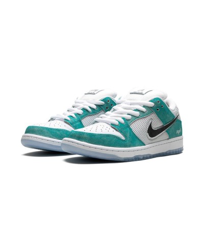 Nike SB Dunk Low April