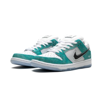 Nike SB Dunk Low April