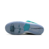 Nike SB Dunk Low April