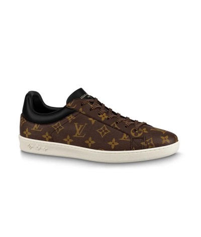 Sneakers Louis Vuitton: L’eleganza del Lusso e Design Moderno | DripHouse
