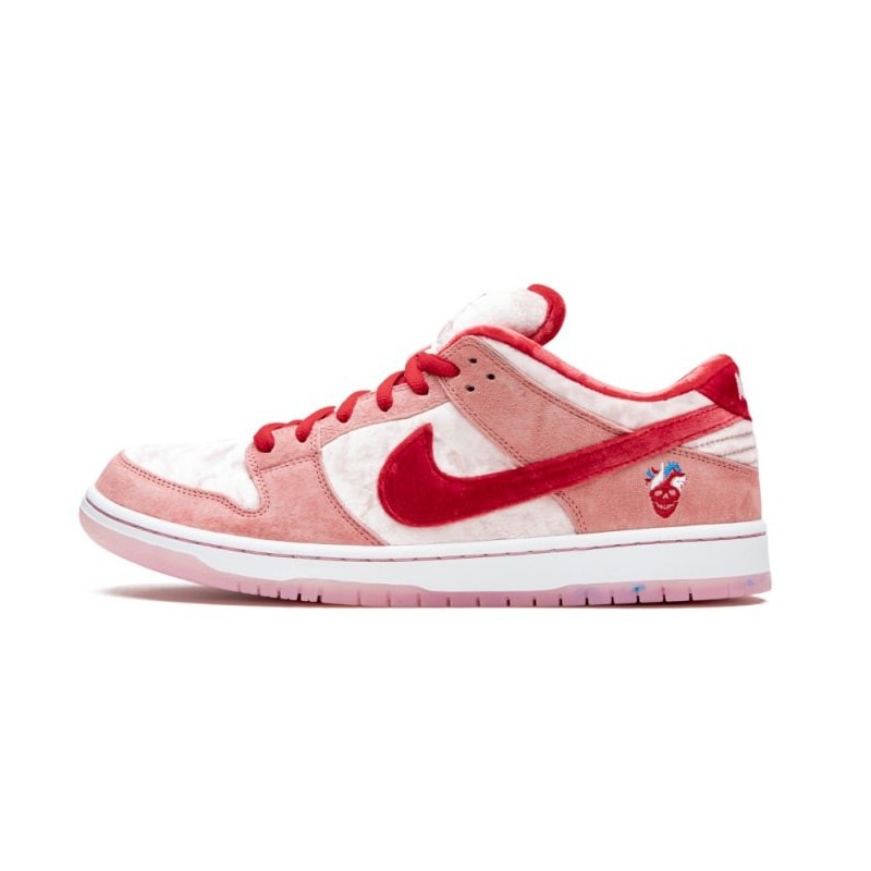 Nike SB Dunk Low Strangelove