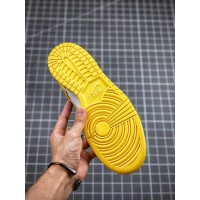 Nike SB Dunk Low Yellow
