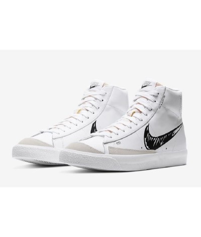 Nike Blazer Mid 77 Vintage Bianca Logo Dipinto