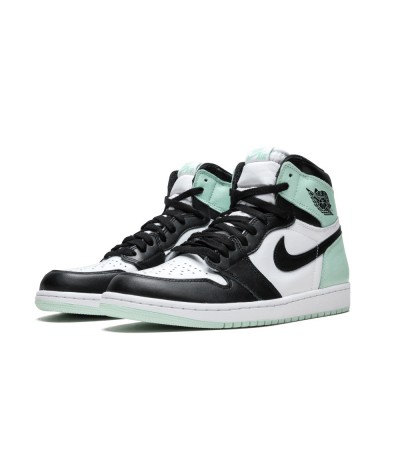 Nike Air Jordan 1 Retro Igloo
